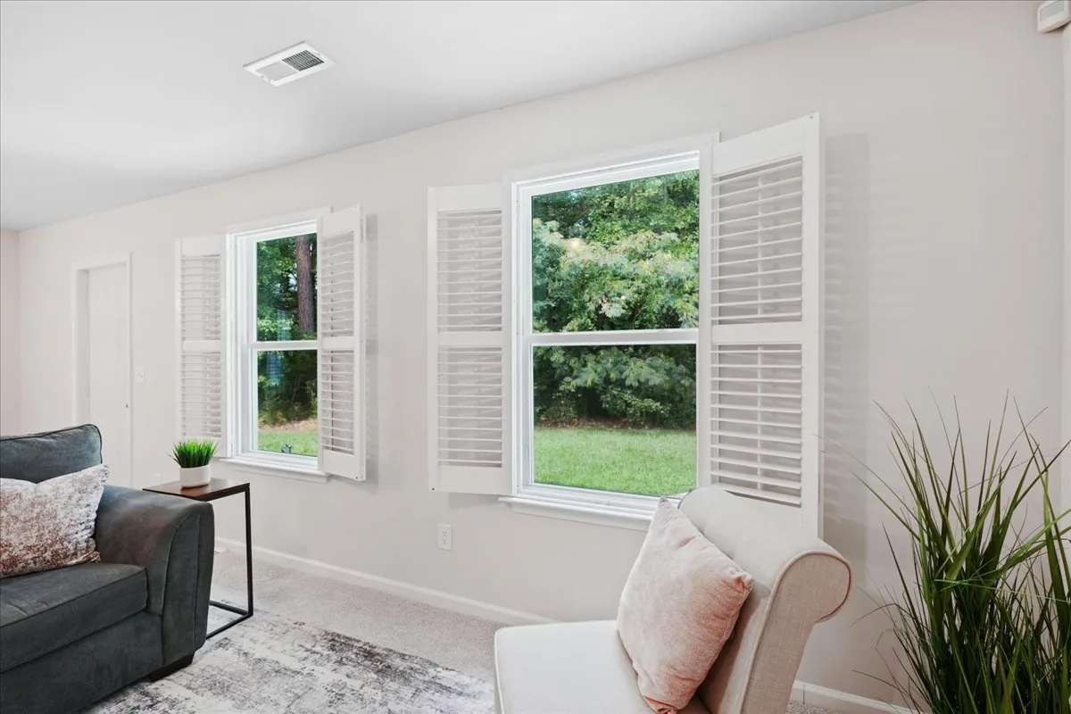 Living room at 4225 Meadowview Lane